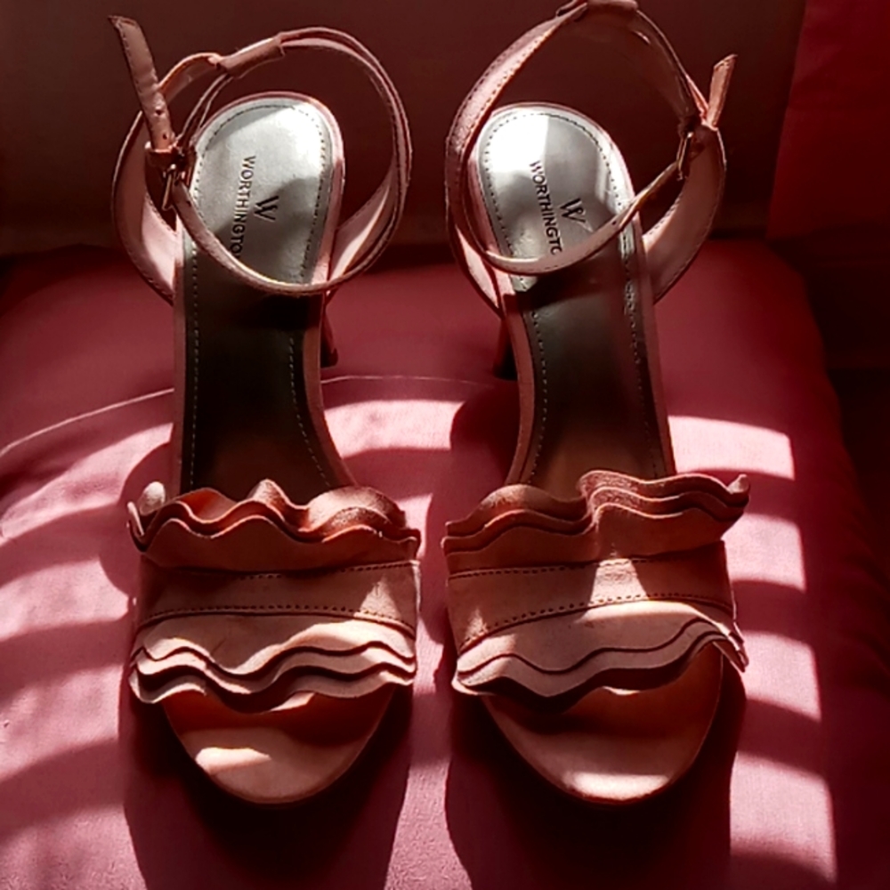 Pink Worthington high heels size 8